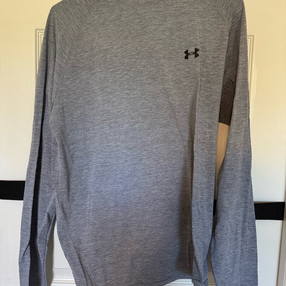 Under Armour Gray Long Sleeve Athletic Tee